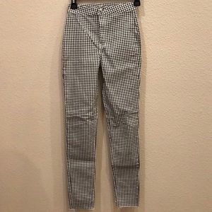Black and white patterned pant